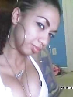 Sensitive Gallery Of A Mulatto Girls Fine Selfpics